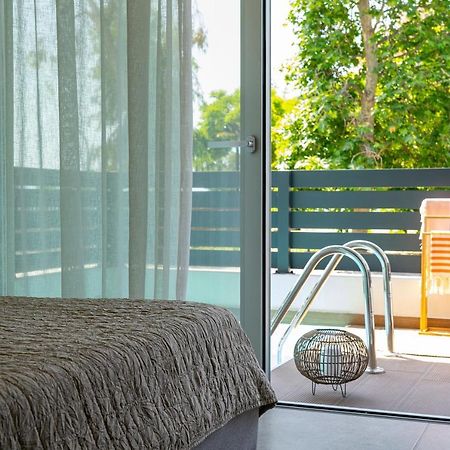 Aelia Seaside Luxury Suites 네아 카르발리 외부 사진