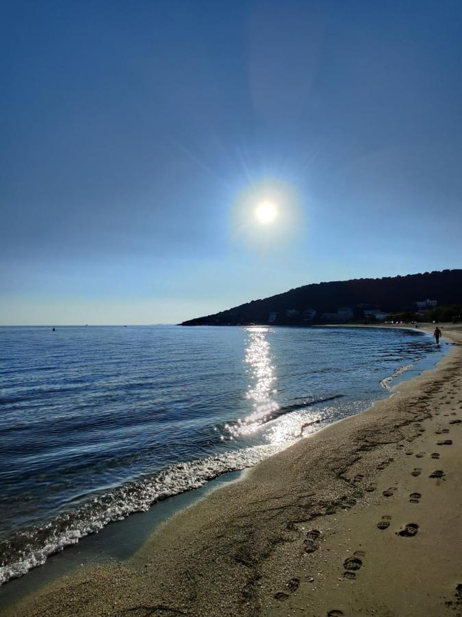Aelia Seaside Luxury Suites 네아 카르발리 외부 사진
