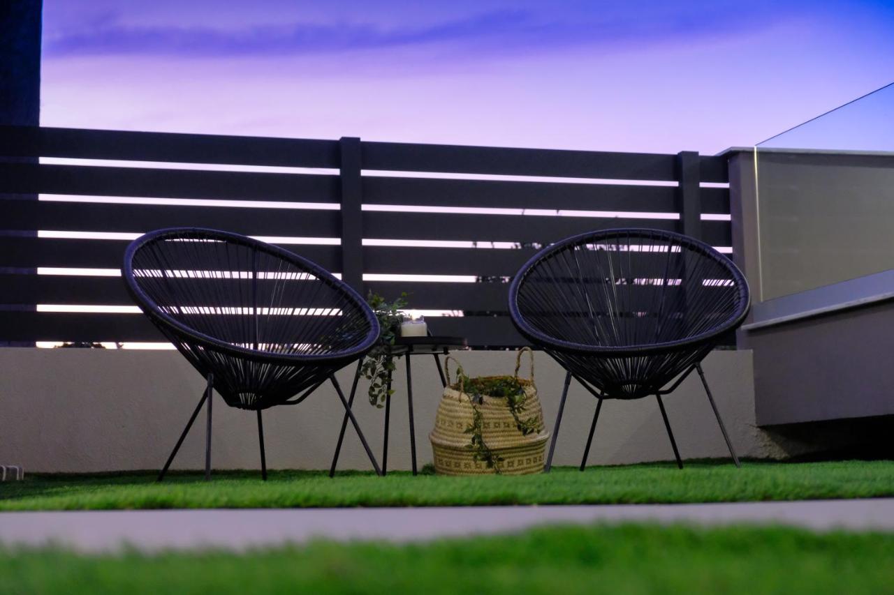 Aelia Seaside Luxury Suites 네아 카르발리 외부 사진