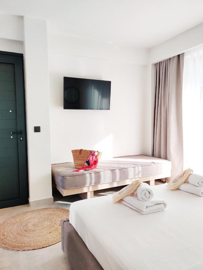 Aelia Seaside Luxury Suites 네아 카르발리 외부 사진