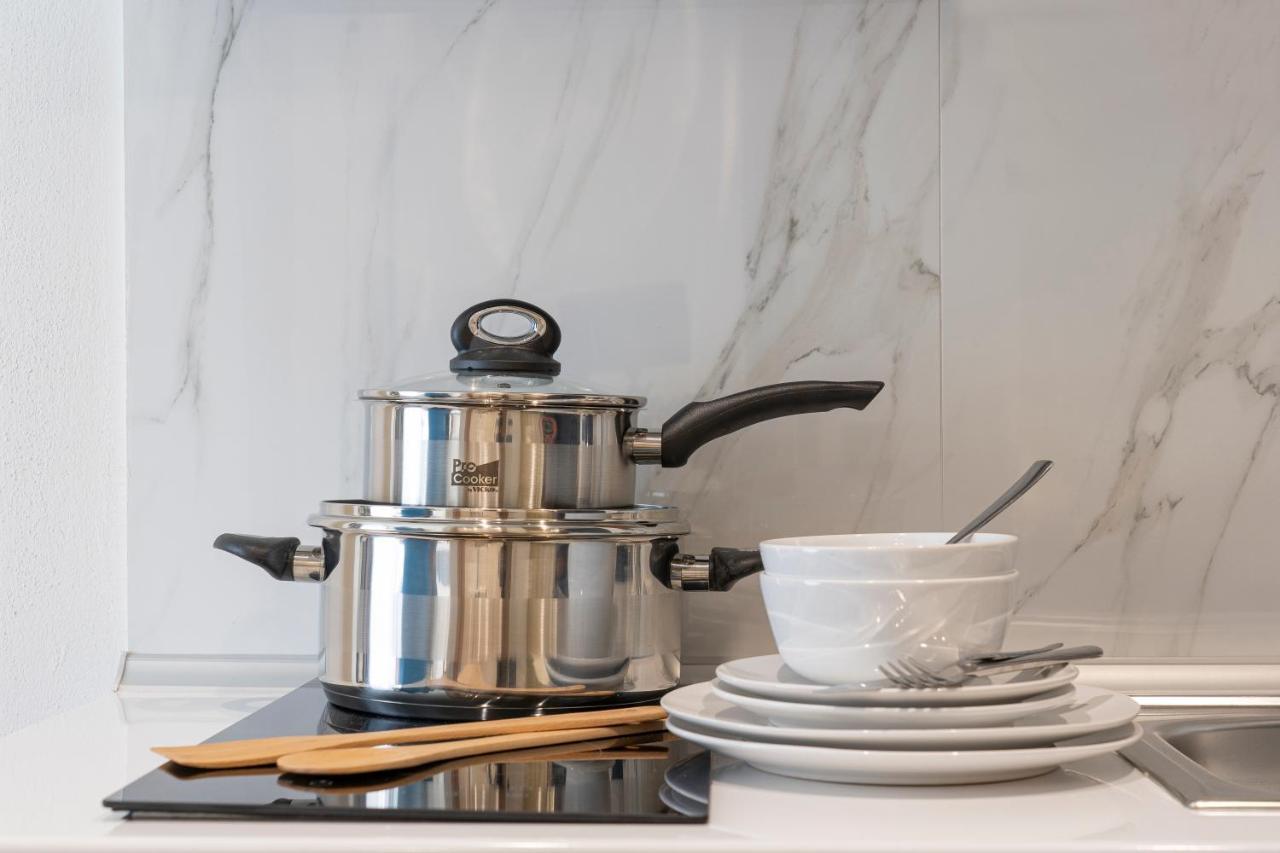 Aelia Seaside Luxury Suites 네아 카르발리 외부 사진