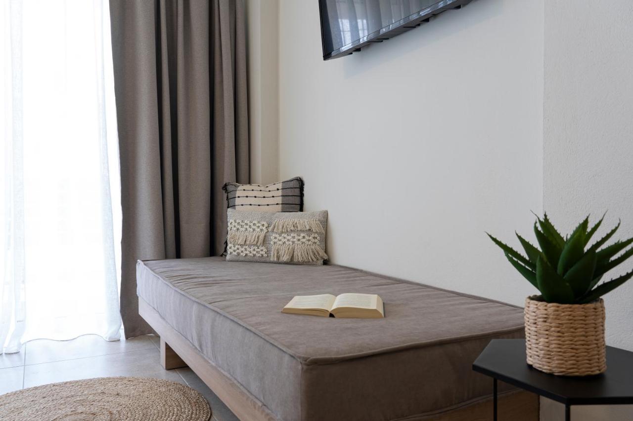 Aelia Seaside Luxury Suites 네아 카르발리 외부 사진