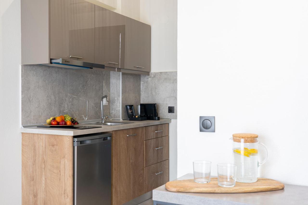 Aelia Seaside Luxury Suites 네아 카르발리 외부 사진