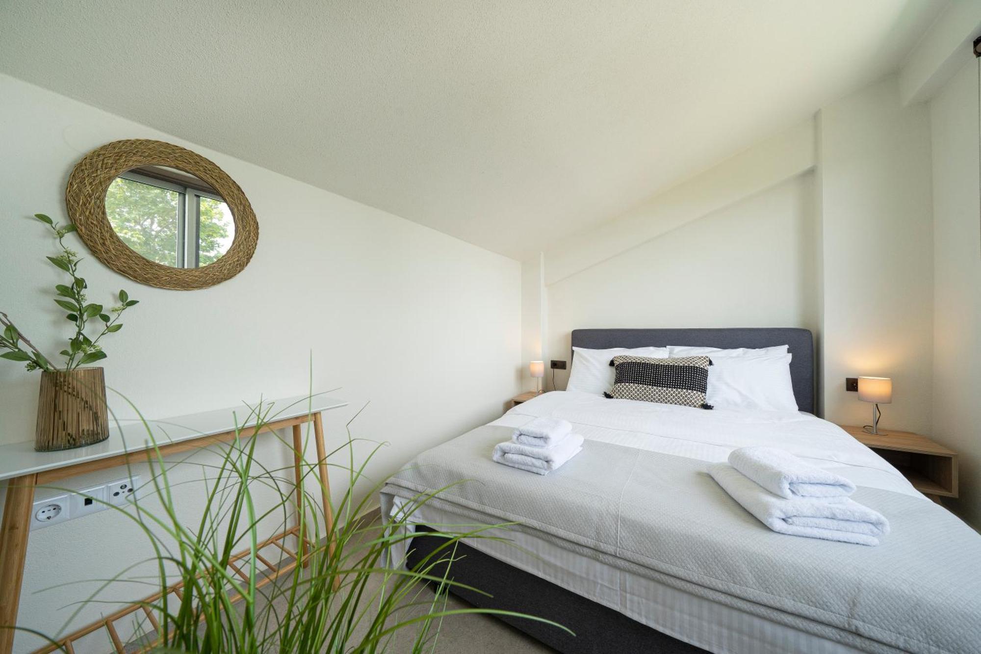 Aelia Seaside Luxury Suites 네아 카르발리 객실 사진